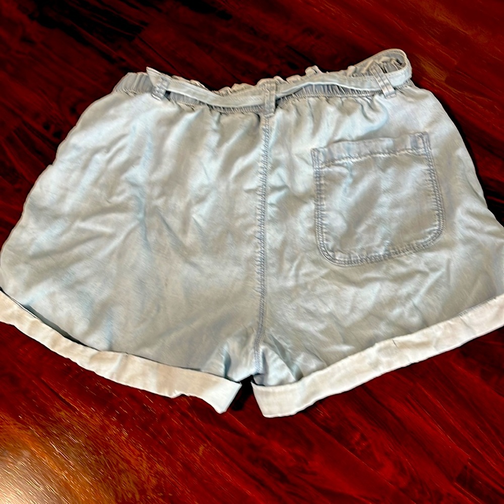 Paper bag shorts - Picture 2 of 5